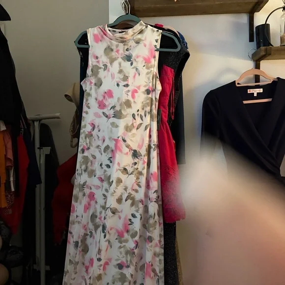 Vince Camuto Pink and Cream Floral Maxi Dress - Picture 2 of 9